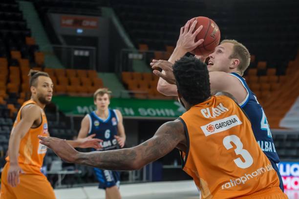 续跑动撕开 续跑动撕开