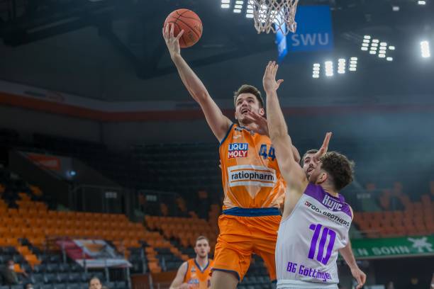 制力显得尤 制力显得尤